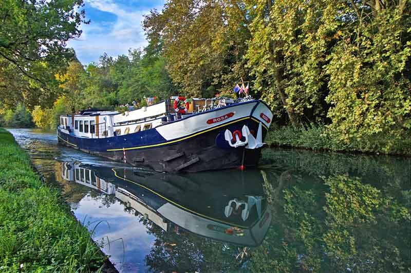 Rosa Canal Cruise